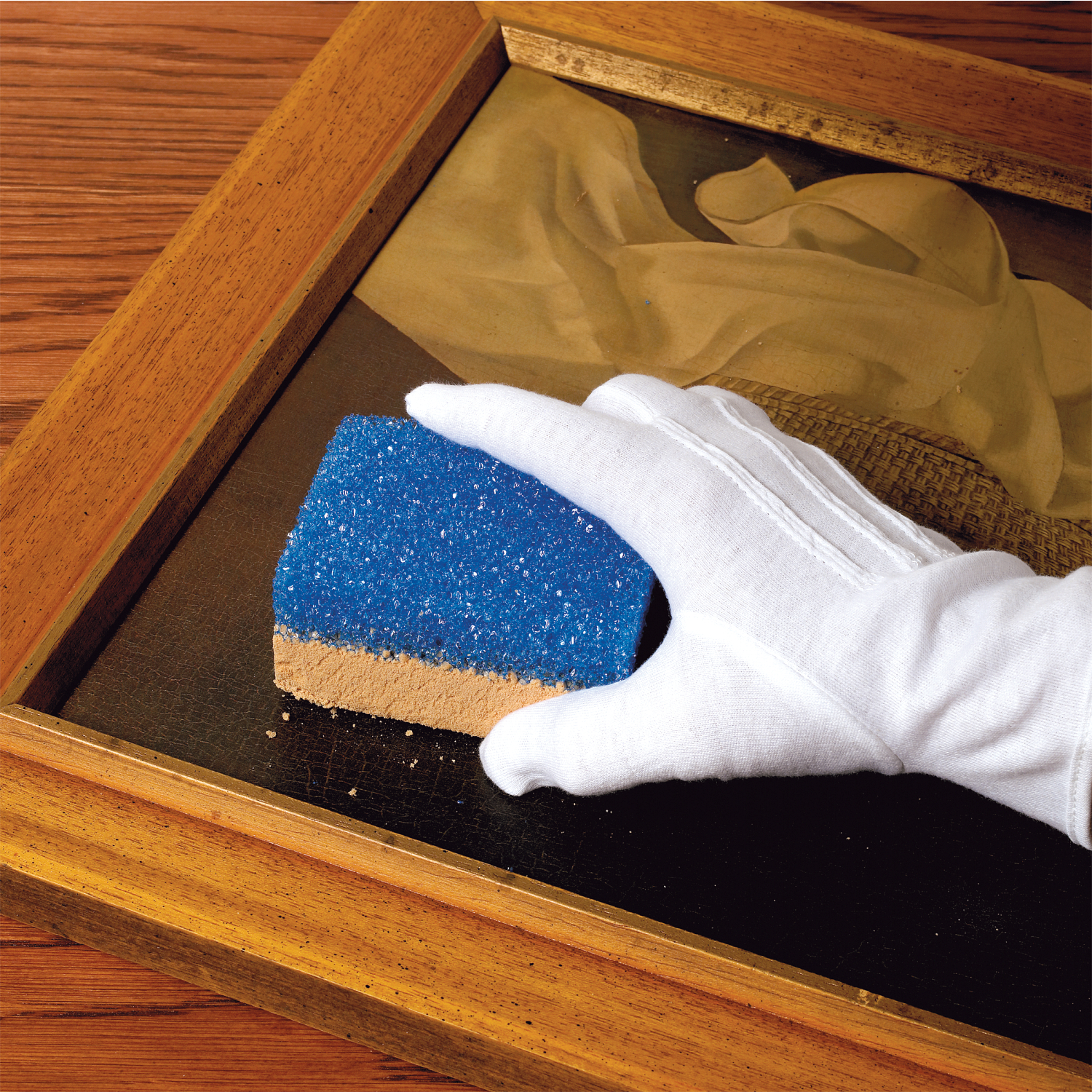 Dry cleaning outlet sponge