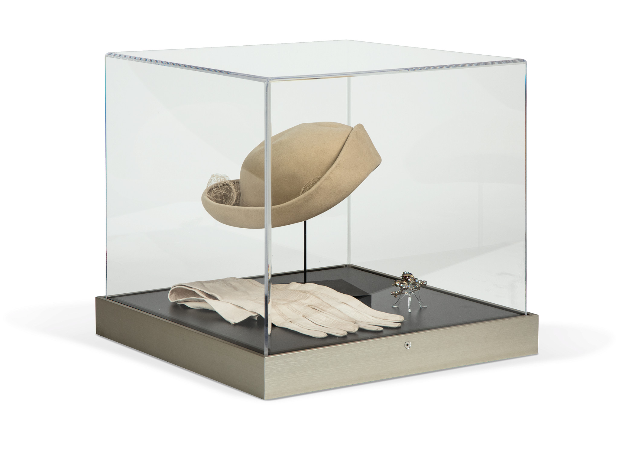 Gaylord Archival® Avant Tabletop Case with Laminate Deck