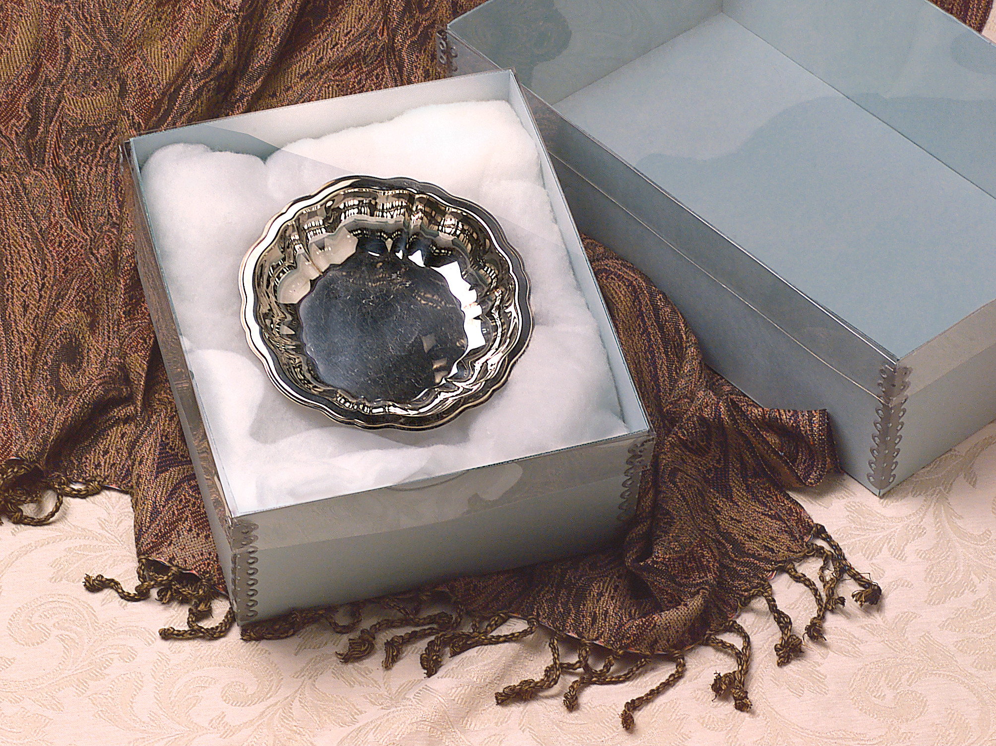 Gaylord Archival® Blue E-flute Clear Shallow Lid Box with Metal Edges