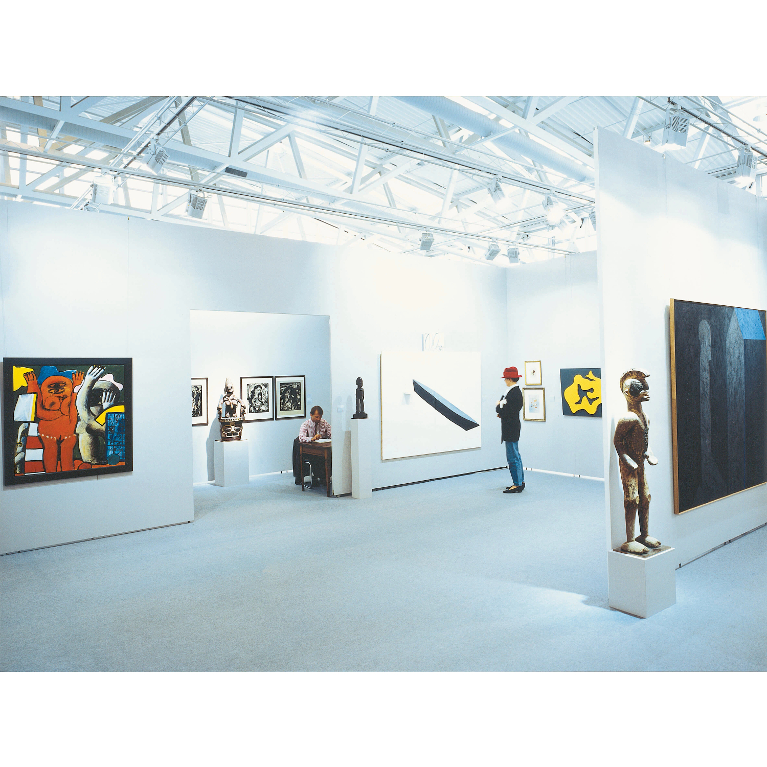 Buy Freestanding art exhibition display stands with Custom Designs